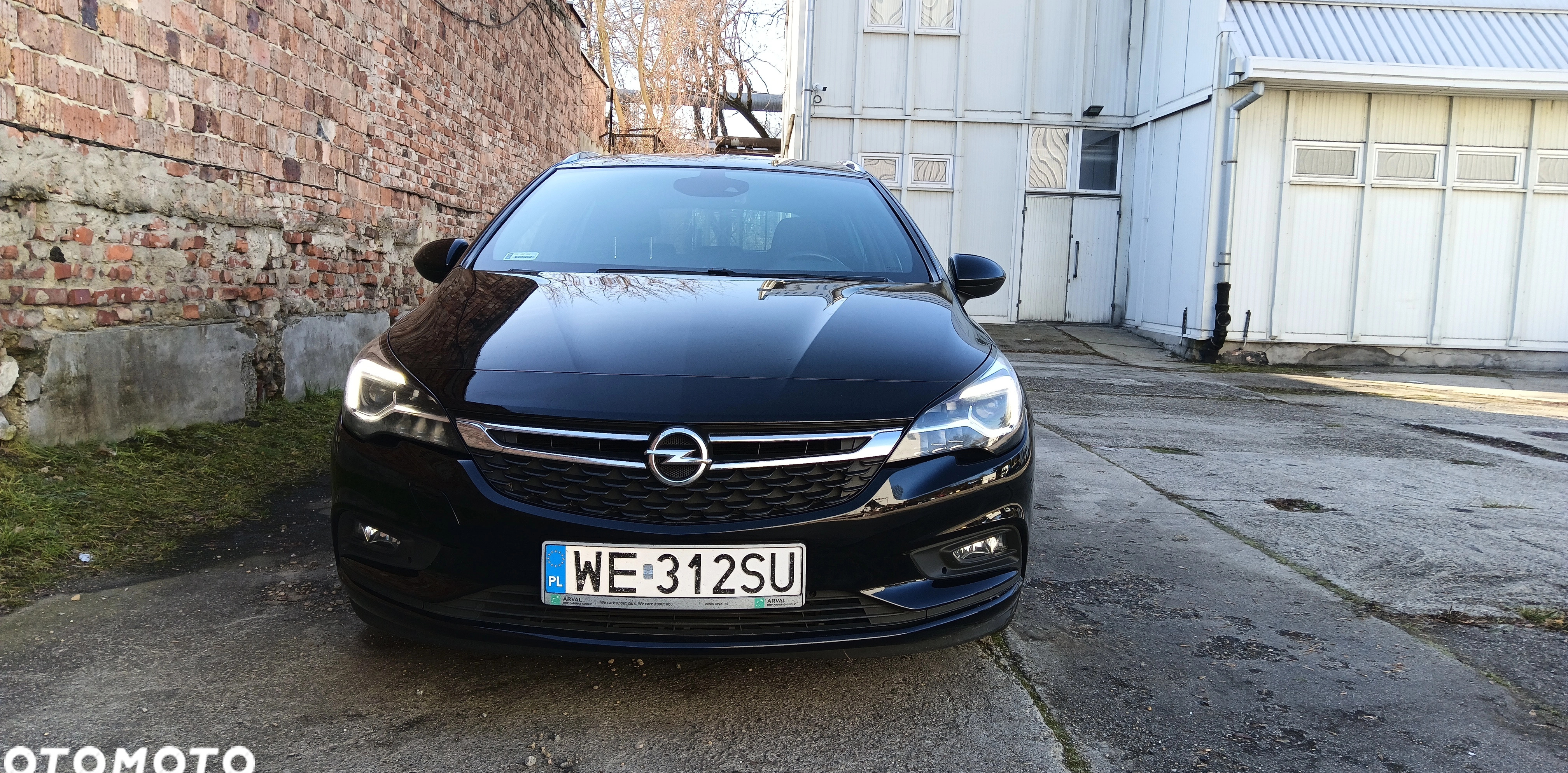 Opel Astra cena 46500 przebieg: 167500, rok produkcji 2018 z Katowice małe 137